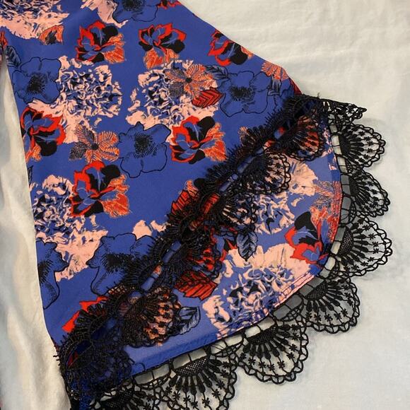 ASTR Blue Red Floral Extended Sleeves V-Neck Boho Swing Dress Tunic Small - Picture 7 of 8